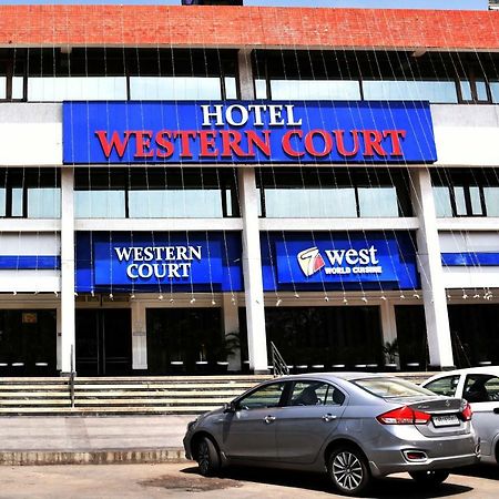 Hotel Western Court Чандігарх Екстер'єр фото