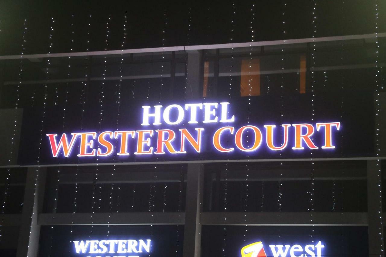 Hotel Western Court Чандігарх Екстер'єр фото